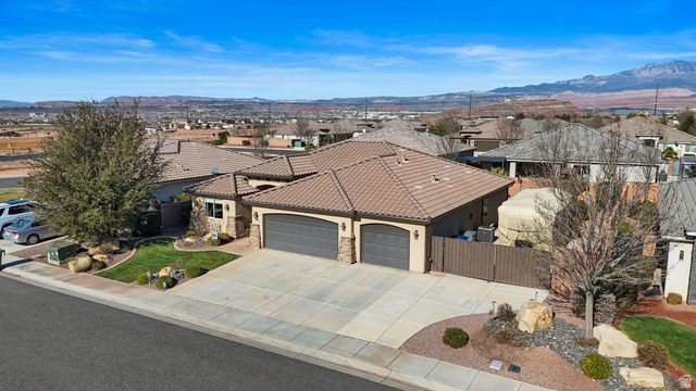 925 E 3900 S, Washington, UT 84780