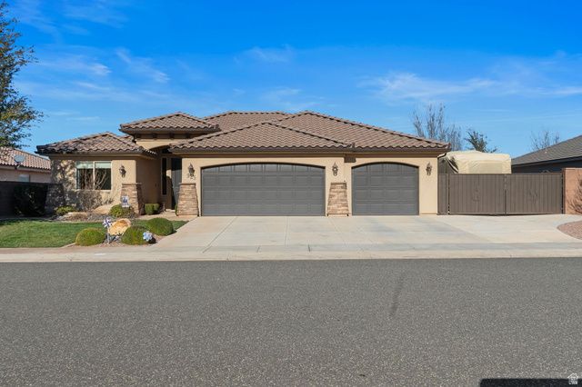 925 E 3900 S, Washington, UT 84780