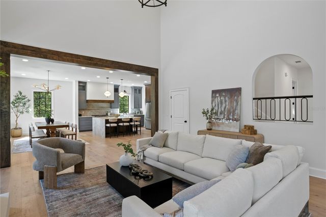 4633 W LOWELL AVENUE, Tampa, FL 33629