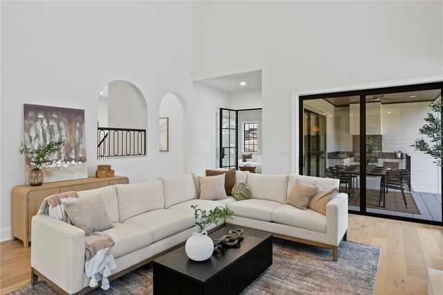 4633 W LOWELL AVENUE, Tampa, FL 33629