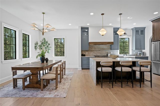 4633 W LOWELL AVENUE, Tampa, FL 33629