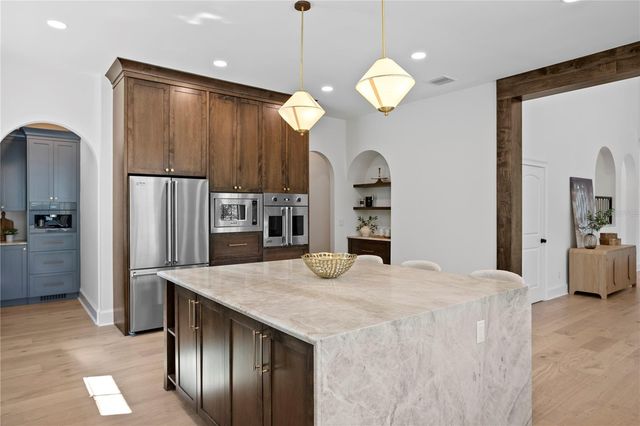 4633 W LOWELL AVENUE, Tampa, FL 33629