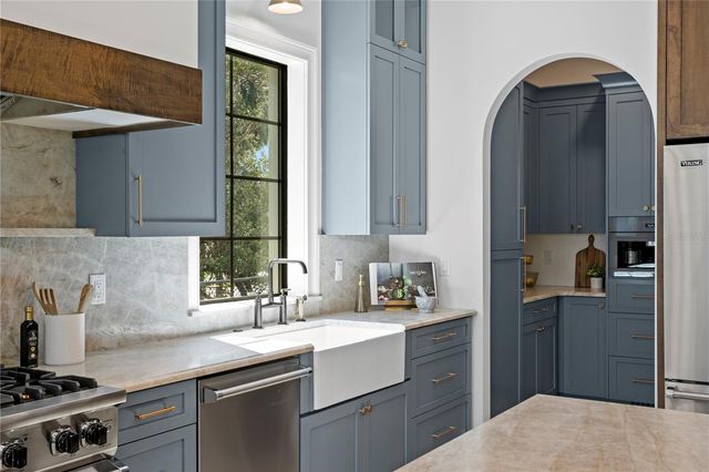 4633 W LOWELL AVENUE, Tampa, FL 33629