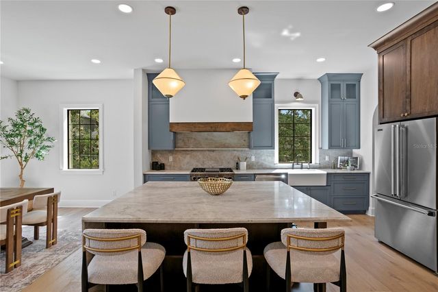 4633 W LOWELL AVENUE, Tampa, FL 33629