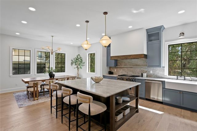 4633 W LOWELL AVENUE, Tampa, FL 33629