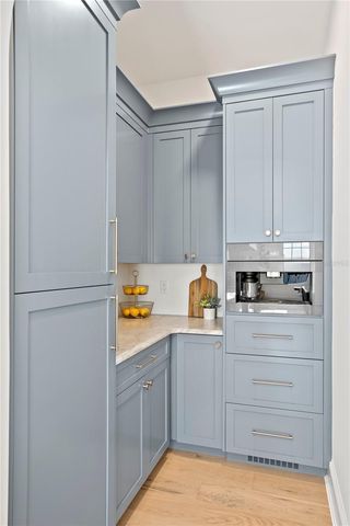 4633 W LOWELL AVENUE, Tampa, FL 33629