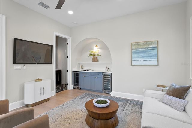 4633 W LOWELL AVENUE, Tampa, FL 33629