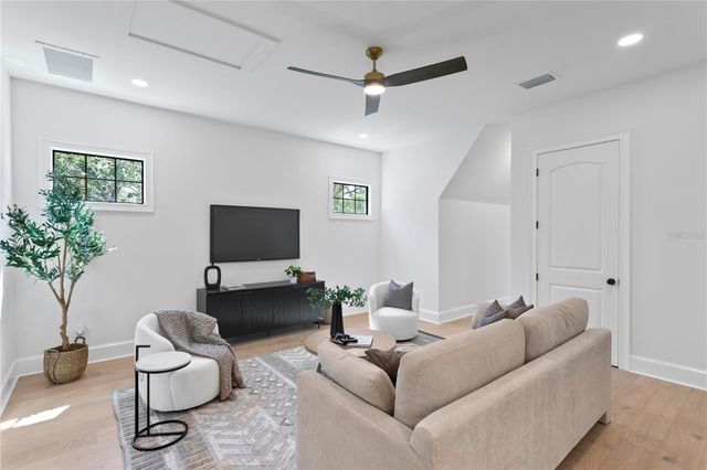 4633 W LOWELL AVENUE, Tampa, FL 33629