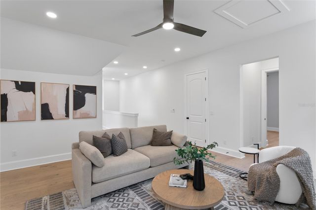 4633 W LOWELL AVENUE, Tampa, FL 33629