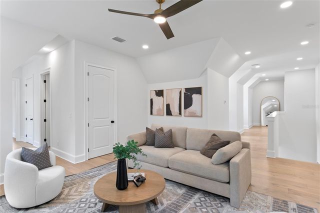 4633 W LOWELL AVENUE, Tampa, FL 33629