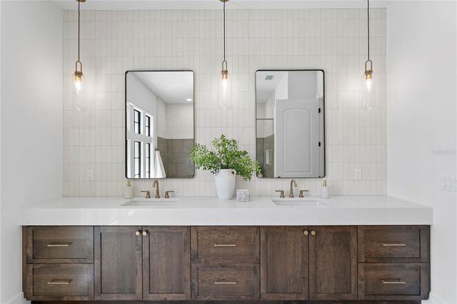 4633 W LOWELL AVENUE, Tampa, FL 33629