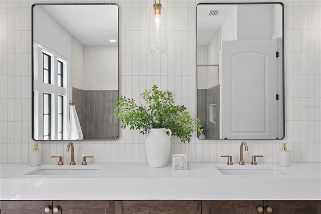 4633 W LOWELL AVENUE, Tampa, FL 33629