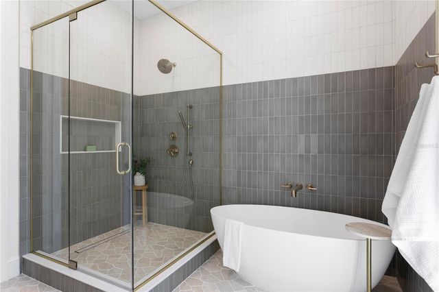 4633 W LOWELL AVENUE, Tampa, FL 33629