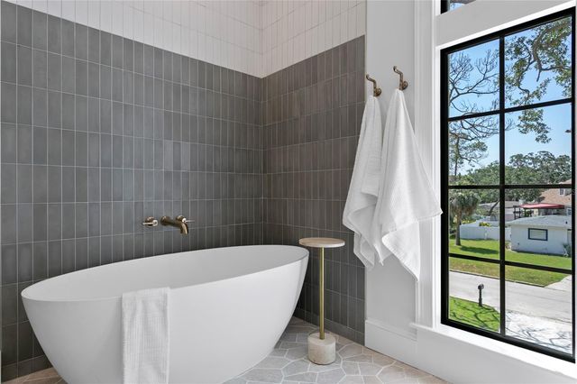 4633 W LOWELL AVENUE, Tampa, FL 33629