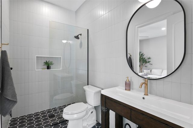 4633 W LOWELL AVENUE, Tampa, FL 33629