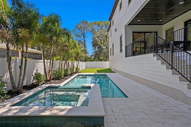 4633 W LOWELL AVENUE, Tampa, FL 33629