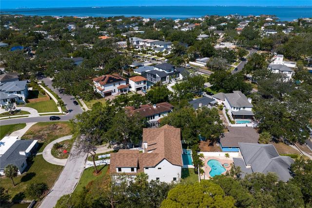 4633 W LOWELL AVENUE, Tampa, FL 33629