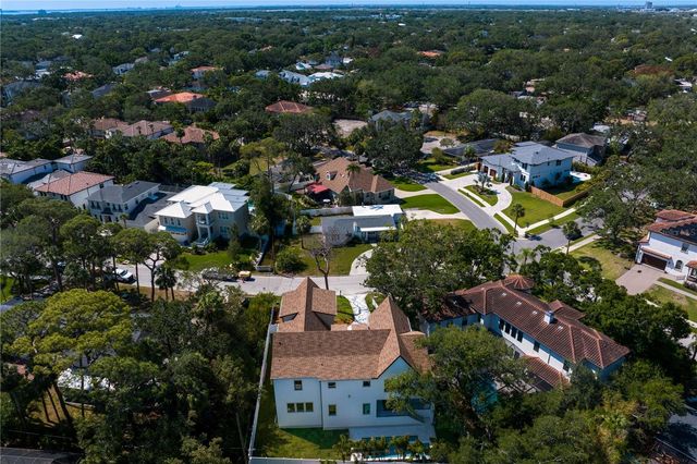 4633 W LOWELL AVENUE, Tampa, FL 33629