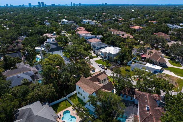 4633 W LOWELL AVENUE, Tampa, FL 33629