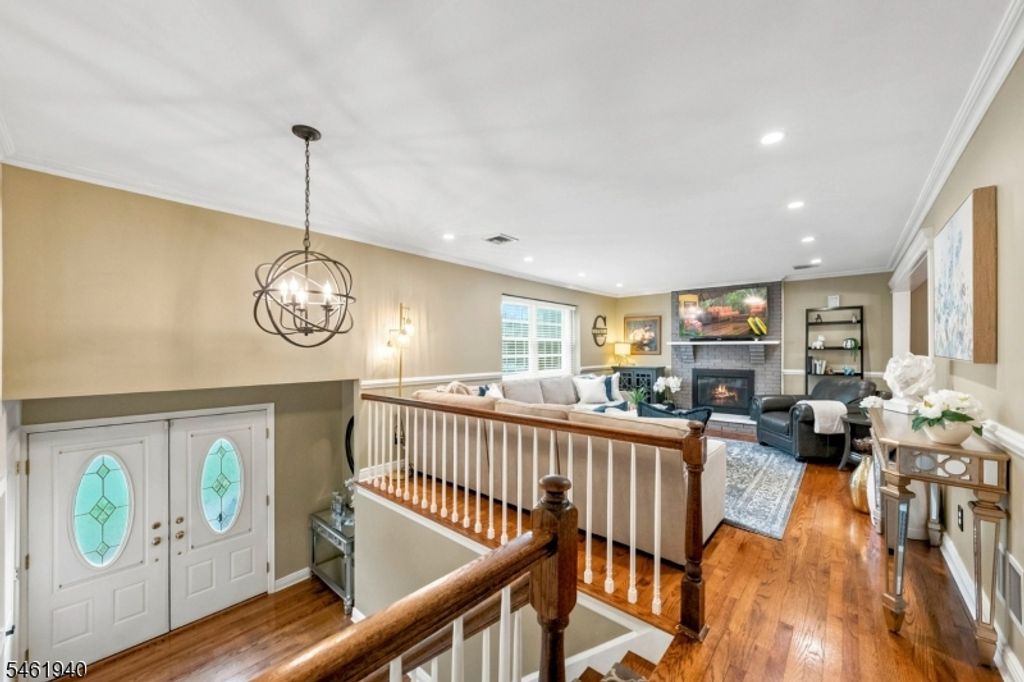 61 Geoffrey Way, Wayne Twp., NJ 07470 — photo 4