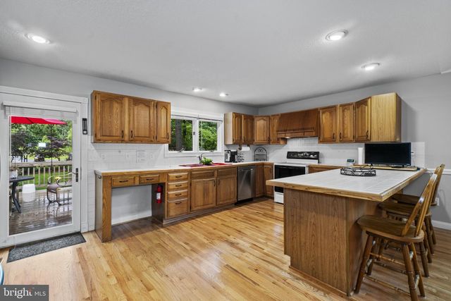 8359 ELM RD, Millersville, MD 21108