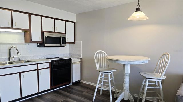 4354 TAHITIAN GARDENS CIRCLE F, Holiday, FL 34691