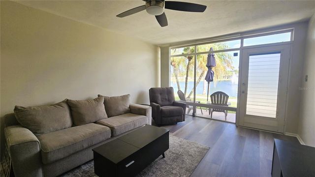 4354 TAHITIAN GARDENS CIRCLE F, Holiday, FL 34691