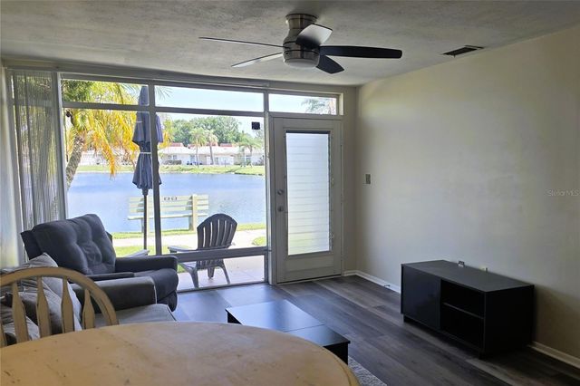4354 TAHITIAN GARDENS CIRCLE F, Holiday, FL 34691