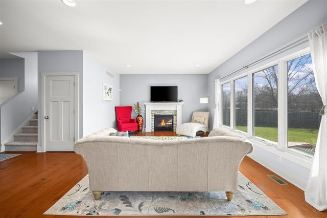 1835 Fox Prairie Road, Saint Joseph, MI 49085