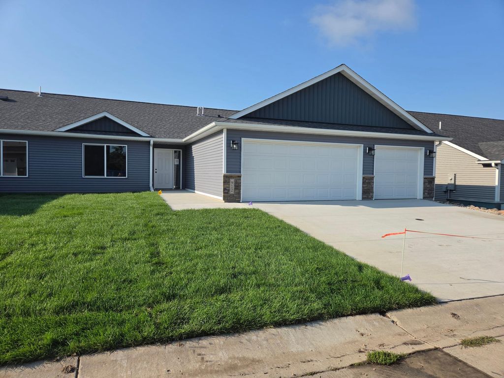 912 Katelyn Circle NE, Montgomery, MN 56069 — exterior