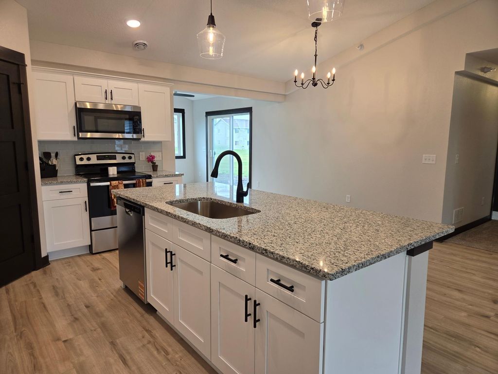 912 Katelyn Circle NE, Montgomery, MN 56069 — photo 4