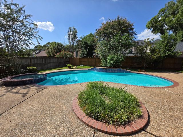 18302 Longmoor Drive, Houston, TX 77084