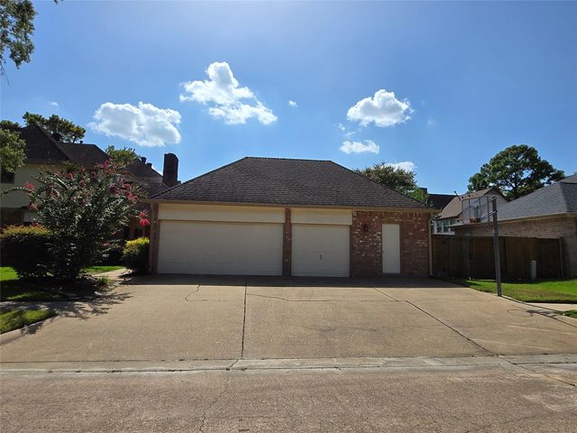 18302 Longmoor Drive, Houston, TX 77084