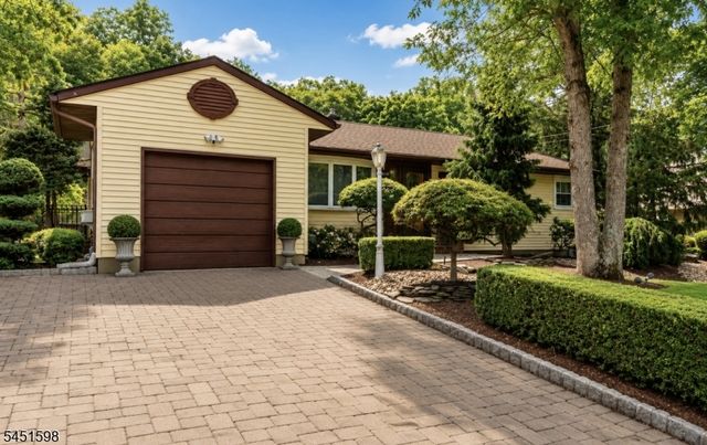 18 E Francis Ave, Marlboro Twp., NJ 07751