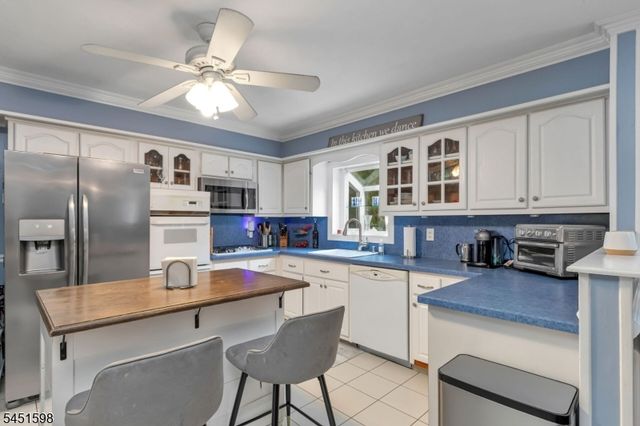 18 E Francis Ave, Marlboro Twp., NJ 07751