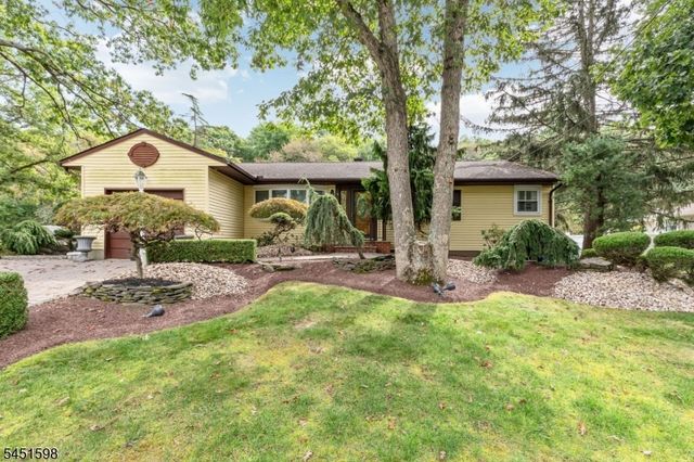 18 E Francis Ave, Marlboro Twp., NJ 07751
