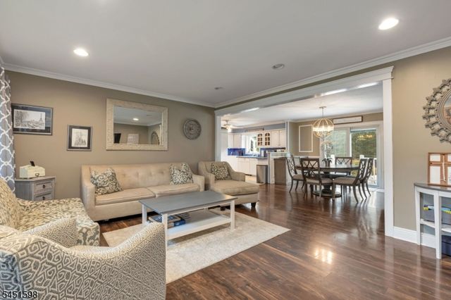 18 E Francis Ave, Marlboro Twp., NJ 07751