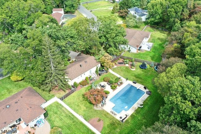18 E Francis Ave, Marlboro Twp., NJ 07751