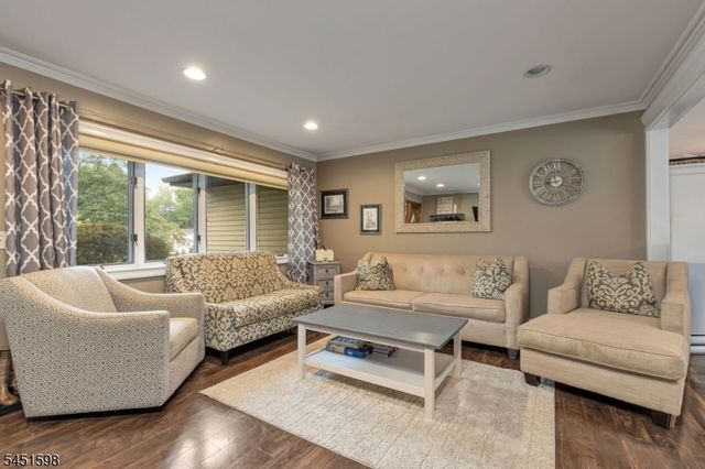 18 E Francis Ave, Marlboro Twp., NJ 07751