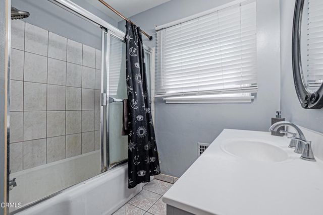 1849 Cylde Avenue, Los Angeles, CA 90019