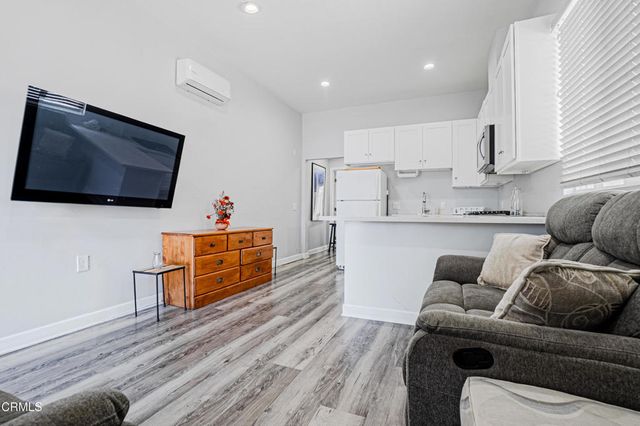 1849 Cylde Avenue, Los Angeles, CA 90019