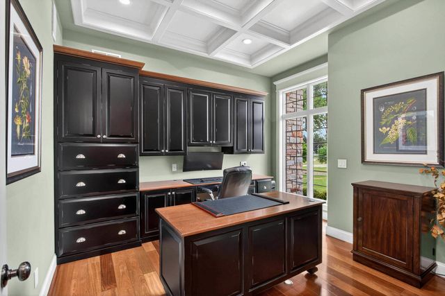 4580 Tanglewood Road, Bettendorf, IA 52722