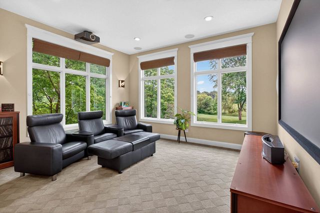 4580 Tanglewood Road, Bettendorf, IA 52722
