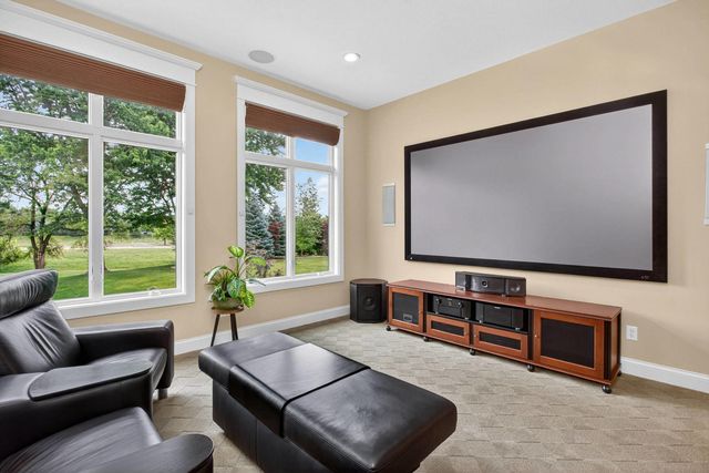4580 Tanglewood Road, Bettendorf, IA 52722