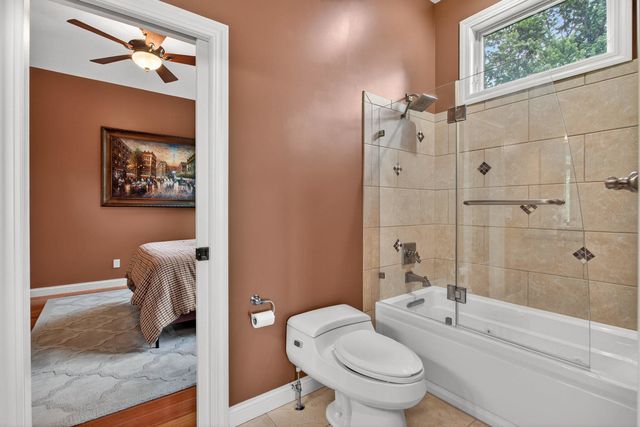 4580 Tanglewood Road, Bettendorf, IA 52722