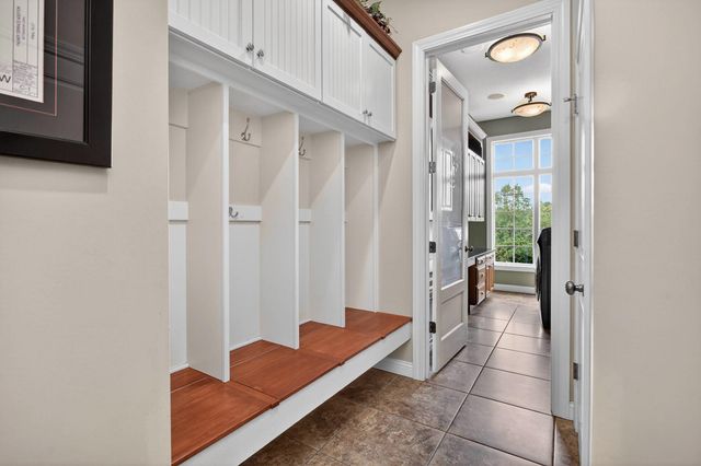 4580 Tanglewood Road, Bettendorf, IA 52722