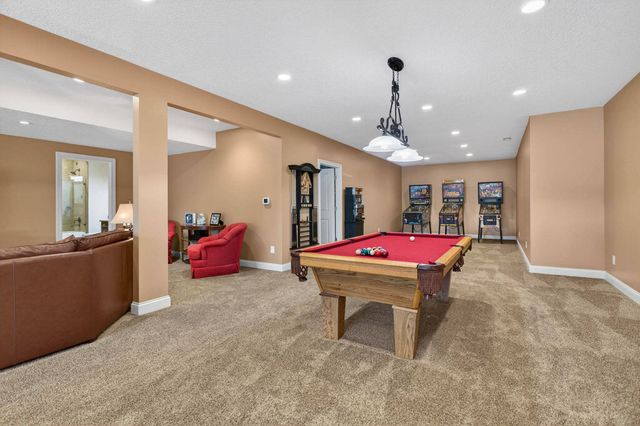 4580 Tanglewood Road, Bettendorf, IA 52722