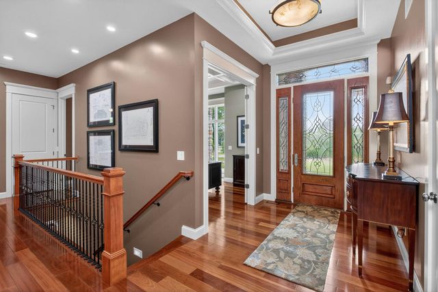 4580 Tanglewood Road, Bettendorf, IA 52722