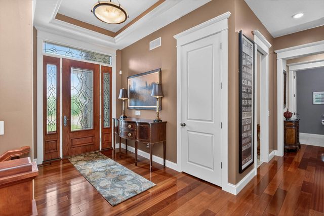 4580 Tanglewood Road, Bettendorf, IA 52722