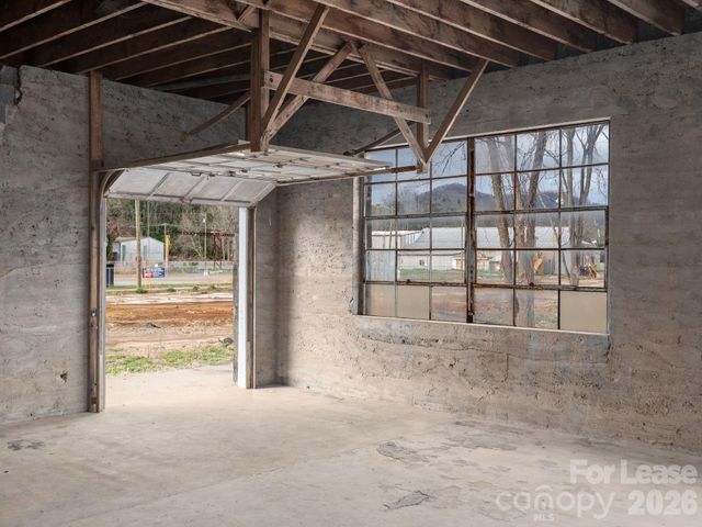 24 Glendale Avenue, Asheville, NC 28804